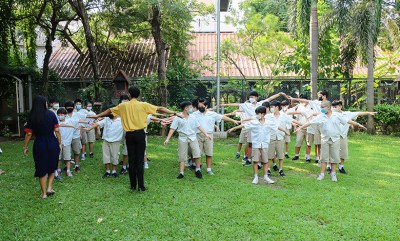 ป.๕ “ส่งฉันให้ถึงฝั่งฝัน” ทดลองเรื่องแรงเสียดทาน (๓๑ ต.ค.๖๕) Image 1