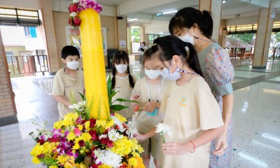 พี่ประถมตกแต่งต้นเทียนพรรษา (25 ก.ค.66) FLEXI_IMAGE 1