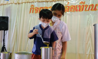 น้องอนุบาลหล่อเทียนพรรษา (19 ก.ค.66) FLEXI_IMAGE 1