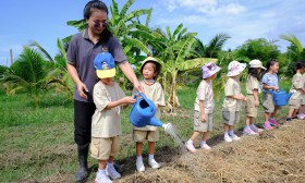 ป.1 บูรณาการ &quot;ปลูกผัก&quot; ณ สวน 100 ปี เฉลิม จิตกล้า (29 พ.ค.67 ... Image 14