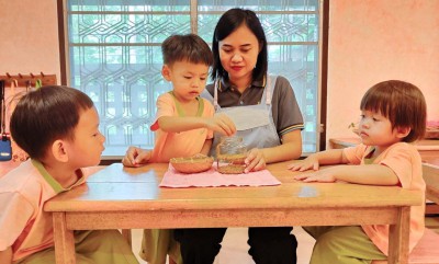 กิจกรรมเกษตรบ้านเด็กเล็ก (แช่และห่มผ้าให้เมล็ดข้าว) 12-13 มิ ... FLEXI_IMAGE 1