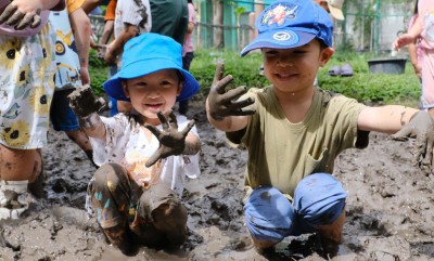 อนุบาล 1 เตรียมแปลงนาและย่ำดิน (24-28 มิ.ย.67) FLEXI_IMAGE 1