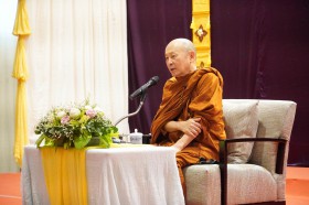 ภาพกิจกรรมธรรมบรรยาย &quot;ใจสงบ จิตสว่าง&quot; (ศ. ๖ มิ.ย.๖๘) FLEXI_IMAGE 6