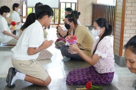 กิจกรรมไหว้ครูในลานประถม (๑๒ มิ.ย.๖๘) FLEXI_IMAGE 6