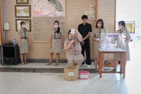 บรรยากาศการนับคะแนนเสียงและคณะกรรมการกล่าวขอบคุณ (๒๖-๒๗ มิ.ย ... Image 1