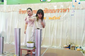 กิจกรรมหล่อเทียนพรรษาในลานประถม (๒ ก.ค.๖๘) Image 1