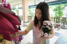 กิจกรรมตกแต่งต้นเทียนพรรษาในลานประถม (๗-๘ ก.ค.๖๘) Image 8