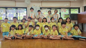 น้องอนุบาลชมละครและมอบของที่ระลึกให้พี่ ป.๖ (จ. ๗ ก.ค.๖๘) Image 1