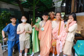 น้องอนุบาลชมละครและมอบของที่ระลึกให้พี่ ป.๖ (จ. ๗ ก.ค.๖๘) Image 3