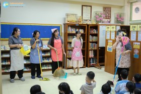 ป.2 เรียนรู้อุปกรณ์การทำความสะอาดผ่านการแสดง Musical (30 ... Image 4