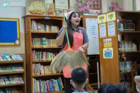 ป.2 เรียนรู้อุปกรณ์การทำความสะอาดผ่านการแสดง Musical (30 ... Image 6