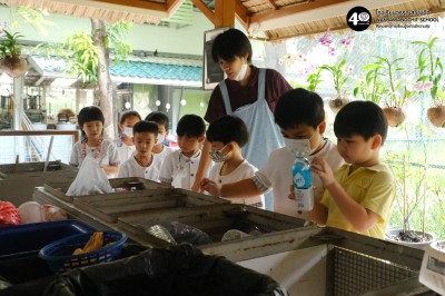 อนุบาล ๓ ประดิษฐ์ของเล่นจากวัสดุเหลือใช้ (๑๔, ๑๖ ต.ค.๖๘) Image 1