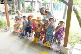 น้องเด็กเล็กช่วยคุณครูเกี่ยวข้าว (จ. ๓ พ.ย. ๖๘) Image 3