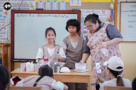 ป.๒ เรียนรู้เรื่องการนำวัสดุมาผสมกัน ผ่านการทำอาหาร (๓ ... Image 1