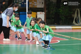 (กิจกรรมสานพลัง) การแข่งขัน &quot;ชักเย่อ&quot; นอกรอบของน้องอนุบาล Image 7