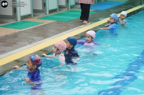 กิจกรรมว่ายน้ำ บ้านเด็กเล็ก (๔, ๖ พ.ย. ๖๘) Image 6