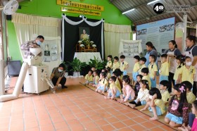 อนุบาลดูการตีข้าวและสีข้าว (พฤ. ๒๐ พ.ย.๖๘) Image 7