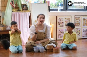 อนุบาล ๑ ทำข้าวจี่ (ศ. ๑๙ ธ.ค.๖๘) Image 2