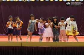 อนุบาล ๓ เดินแฟชั่นอาชีพในฝัน (พฤ. ๘ ม.ค.๖๙) Image 8