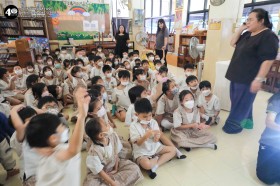 ป.๒ กิจกรรมเล่นกับแสงและเงา (๒๖ ม.ค.๖๙) Image 8