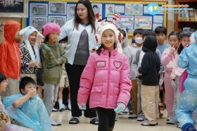 ป.๒ บูรณาการ "เดินแฟชั่นโชว์ ฤดูที่แตกต่าง" (๓๐ ม.ค.๖๙) Image 3