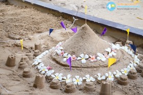 กิจกรรมสงกรานต์ "ก่อเจดีย์ทราย" (๙ เม.ย.๖๙) Image 8