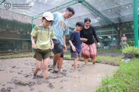 ป.๕ "ย่ำดิน เตรียมกล้า สืบสานวิถีชาวนา" (๑๒ มิ.ย.๖๙) Image 4