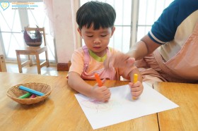 กิจกรรมระบายสีน้ำ และวาดสีเทียน (บ้านเด็กเล็ก) - ศ. ๒๖ ... Image 7