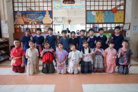 ป.๓ นำเสนอชุดแต่งกาย ๔ ภาค (๒ ต.ค.๖๙) Image 2