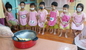 กิจกรรมประกอบอาหารบ้านเด็กเล็ก -ไข่เจียวต้นอ่อนทานตะวัน 25 ก ... Image 6